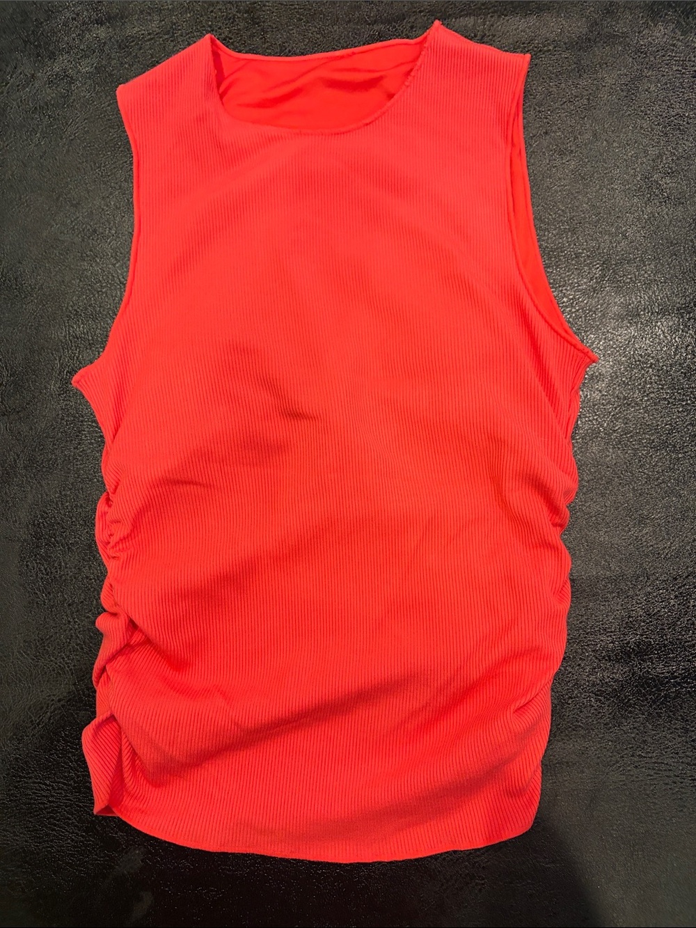 ALO Yoga En Pointe Ribbed Sleeveless Tank in Candy Apple Red Size Small - Picture 2 of 3